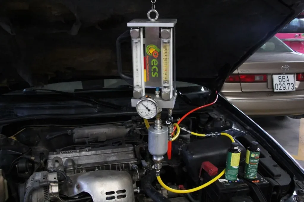 cach-ve-sinh-kim-phun-buong-dot